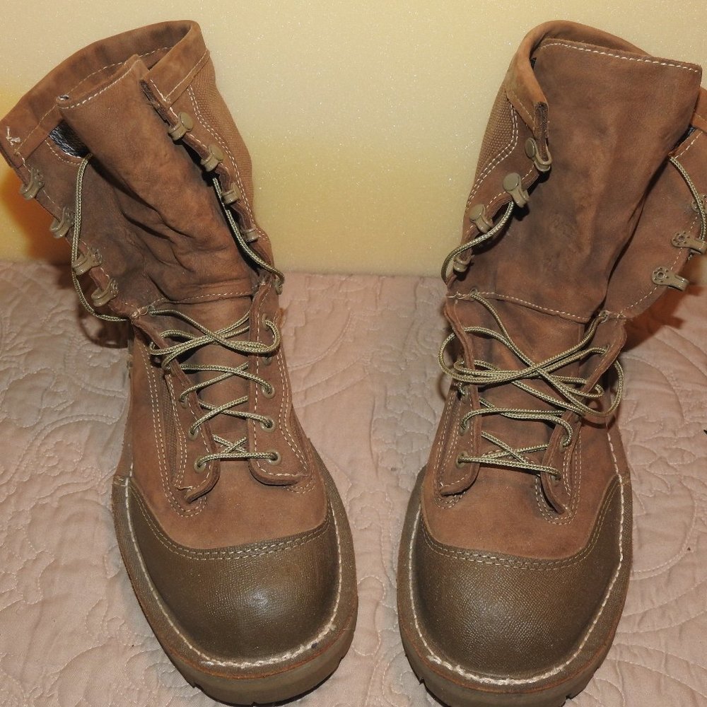Brand new Wellco boots. Worn 2 times.